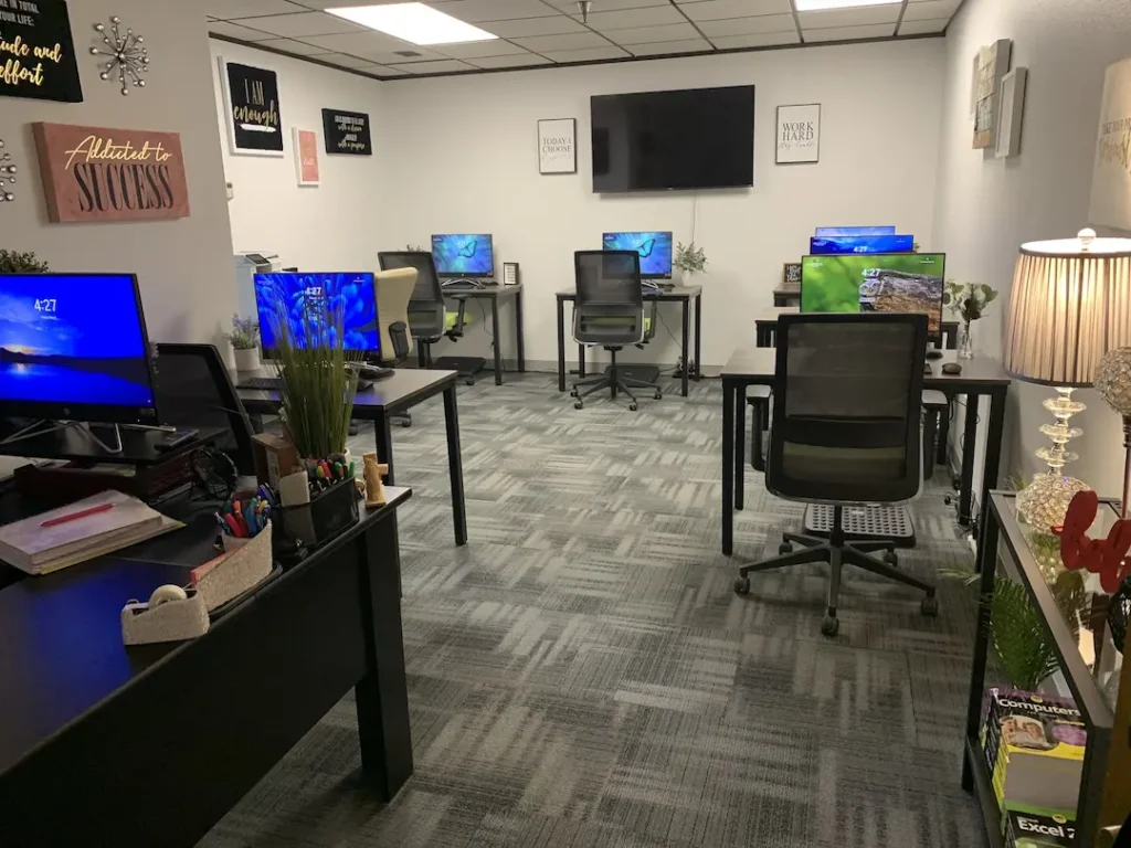 msets classroom with computers and inspirational wall quotes